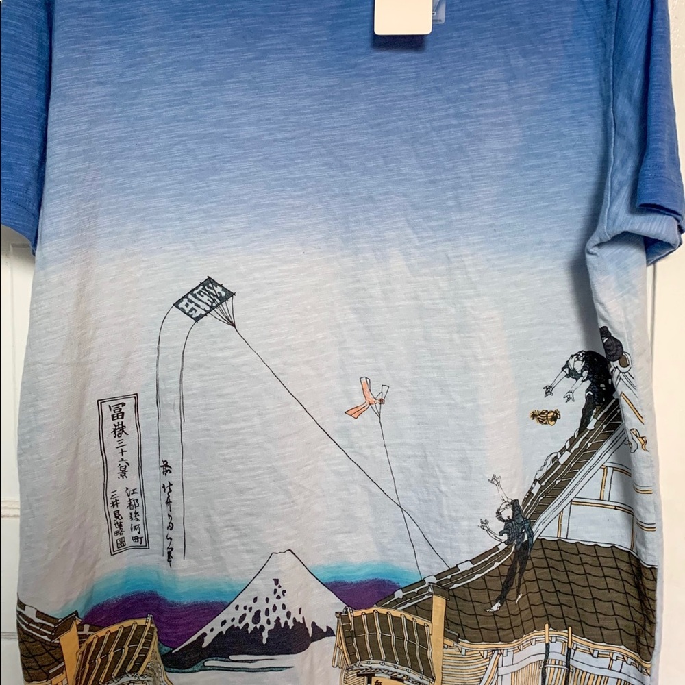 Uniqlo Hokusai Blue t shirt